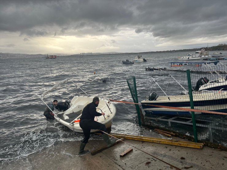 Kocaeli, Bolu ve Düzce'de sağanak ve fırtına günlük yaşamı olumsuz etkiledi