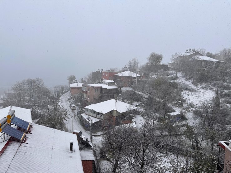 Kahramanmaraş'ın kuzey ilçelerine kar yağdı