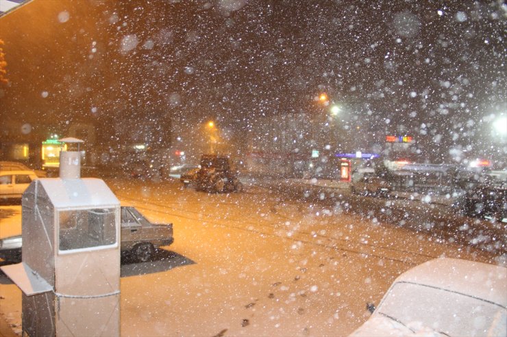 Konya ve bazı ilçelerinde kar etkili oldu