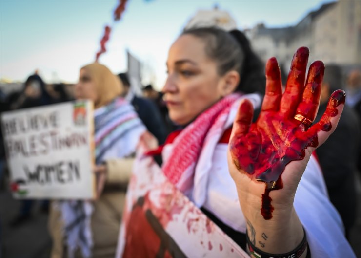 Almanya'da, İsrail'in Gazze ve Lübnan'a saldırıları protesto edildi