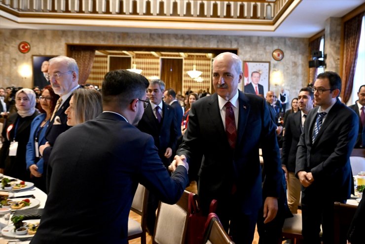 TBMM Başkanı Kurtulmuş, Meclis'te 81 ilden gelen öğretmenleri ağırladı: