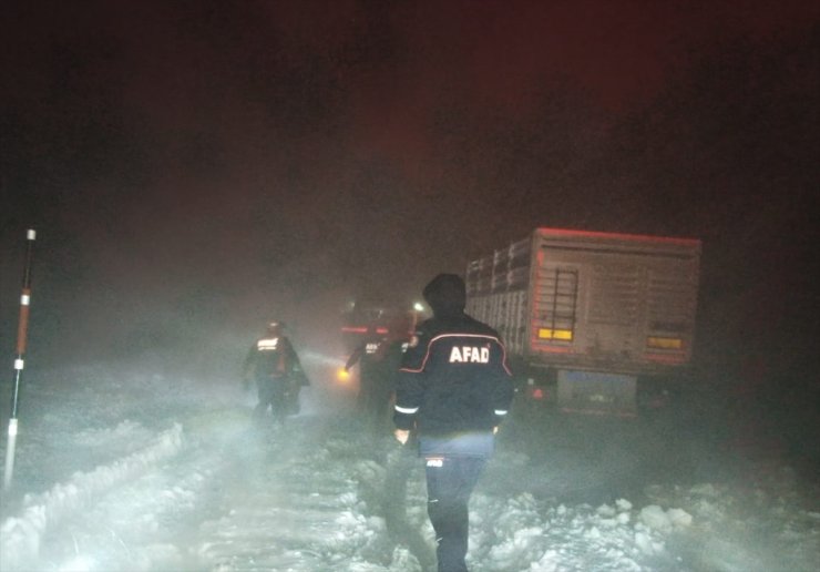 Yolda mahsur kalan kanser hastası AFAD tarafından kurtarıldı