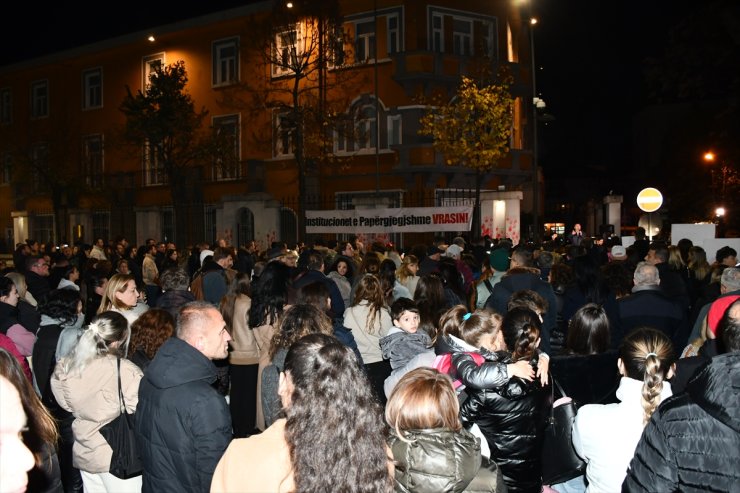 Arnavutluk'ta akran şiddetine karşı protesto düzenlendi