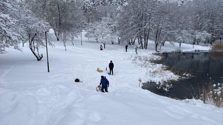 Bolu'nun doğal güzelliği Gölcük Tabiat Parkı beyaz örtüyle kaplandı