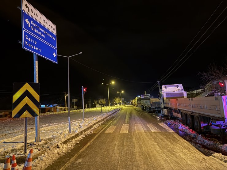 Kar yağışı nedeniyle kapanan Göksun-Kayseri kara yolu ulaşıma açıldı