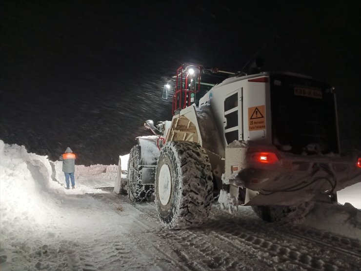 Kayseri'de kardan kapanan 230 mahalle yolu ulaşıma açıldı