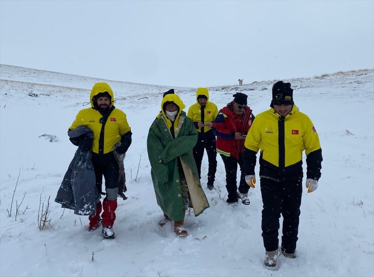 Kayseri'de yaylada mahsur kalan 80 yaşındaki çoban kurtarıldı