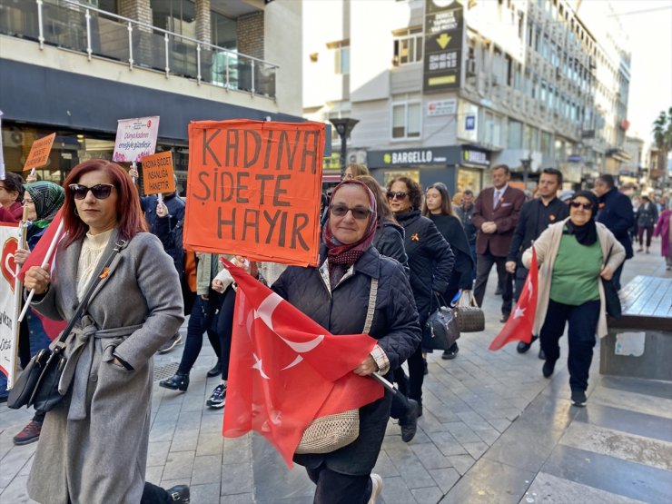 Adana ve Mersin'de kadına yönelik şiddete karşı etkinlikler düzenlendi