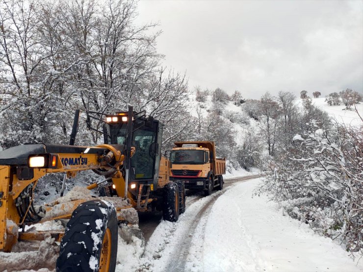 Amasya'da kar nedeniyle 93 köy yolu ulaşıma kapandı