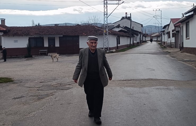 Bilecikli Osman usta 84 yılını geçirdiği çömlekçi çarkına veda etti