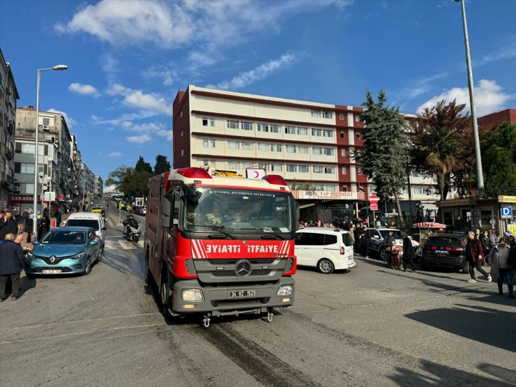 İstanbul Eğitim ve Araştırma Hastanesinde çıkan yangın itfaiye ekiplerince söndürüldü