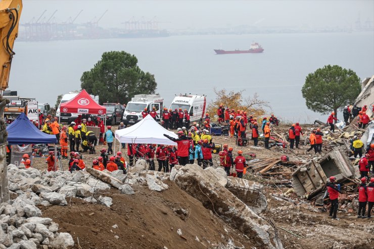 Bursa'da 1000 arama kurtarma personelinin katılımıyla deprem tatbikatı yapıldı