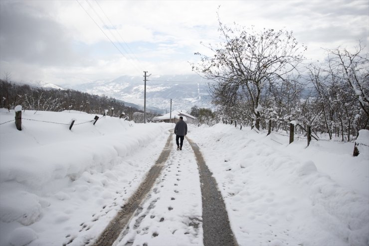 Sakarya, Bolu ve Düzce'nin yüksek kesimlerini kaplayan kar havadan görüntülendi