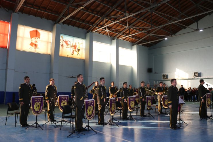 Askeri bando takımı Uludere'de konser verdi