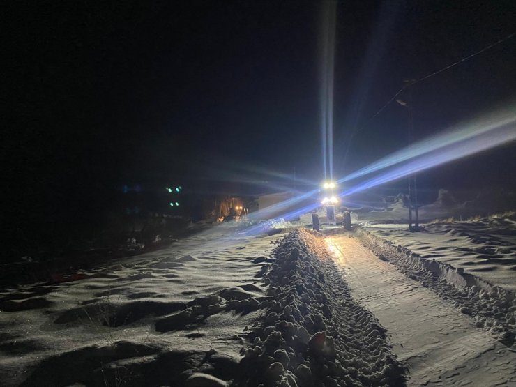 Malatya'da kar nedeniyle evinde mahsur kalan yaşlı adam kurtarıldı