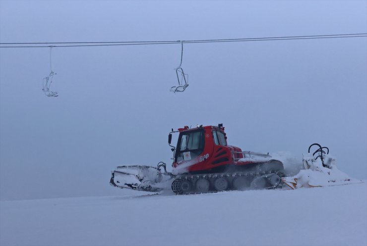 Akdağ Kayak Merkezi'nde sezon erken açıldı