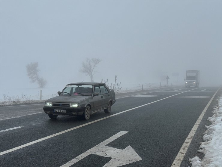 Kastamonu'da sis ulaşımı olumsuz etkiliyor