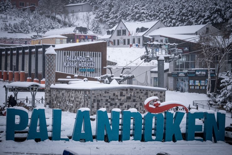 Kayak sezonunun başladığı Palandöken'de kış turizmi hareketlendi