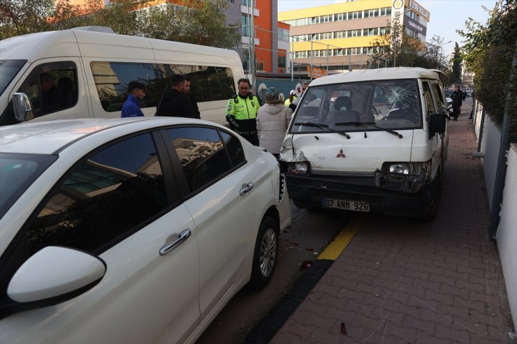 Antalya'da gasbettiği panelvanla 30 kilometre kaçan şüpheli yakalandı