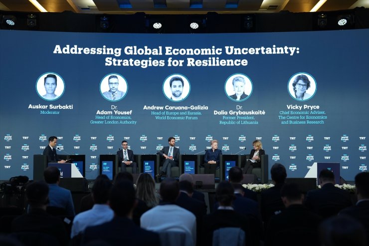 TRT World Forum'da küresel ekonomik belirsizliklerle başa çıkma stratejileri ele alındı