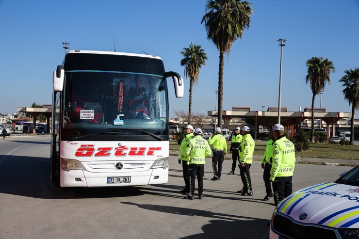 Adana'da yolcu otobüslerinde zorunlu kış lastiği denetimi yapıldı