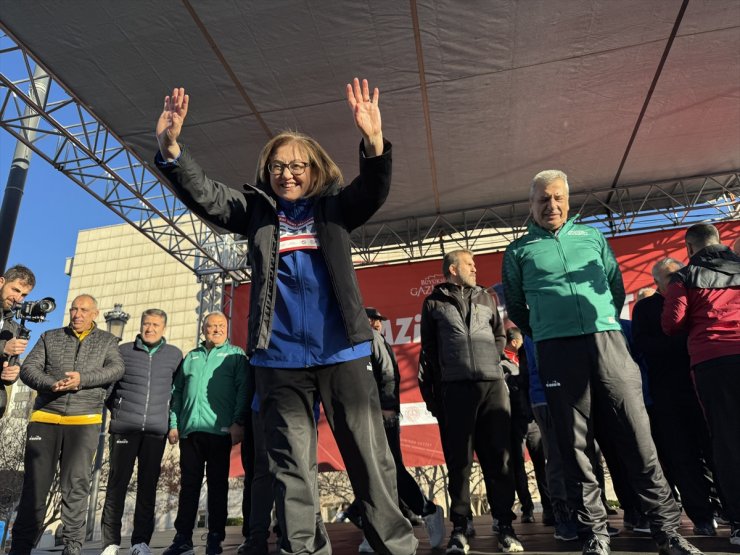 Gaziantep'te "6. Gazi Yarı Maratonu ve Halk Koşusu" başladı