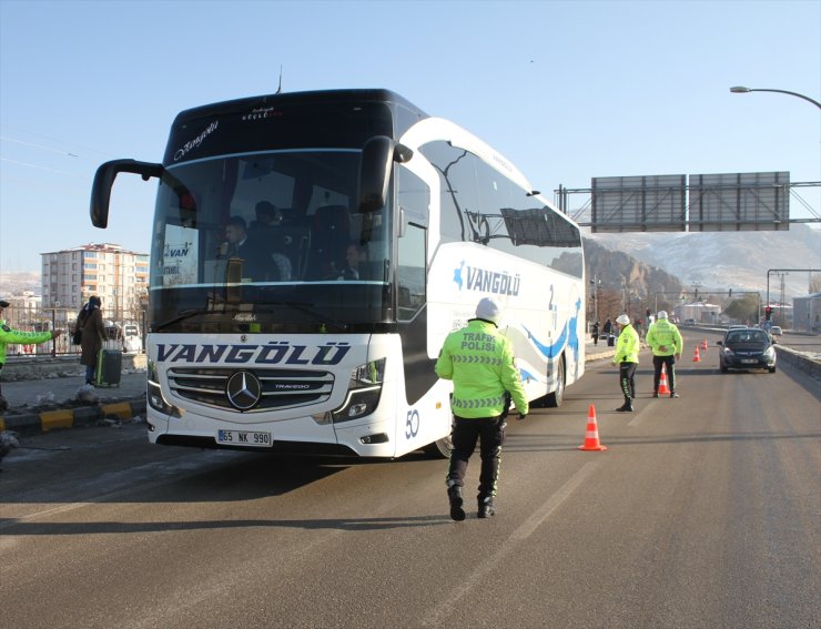 Van'da zorunlu kış lastiği denetimi yapıldı