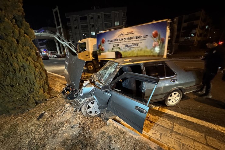 Elazığ'da 3 aracın karıştığı kazada 3 kişi yaralandı