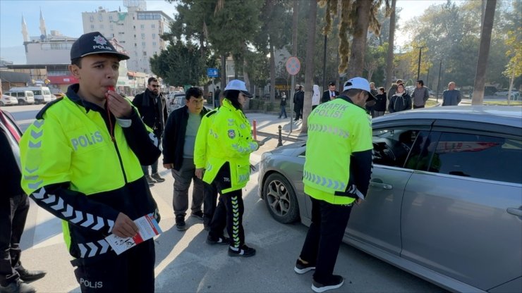 Osmaniye'de engelliler temsili trafik denetimi yaptı