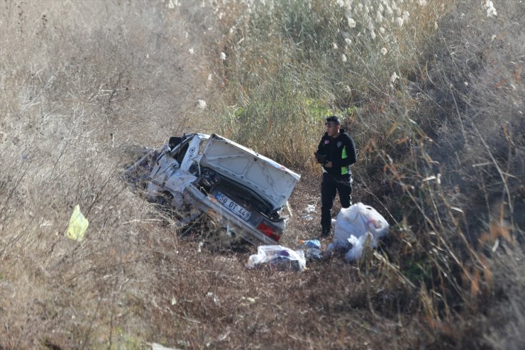 Şanlıurfa'da sulama kanalına devrilen otomobildeki 5 kişi yaralandı