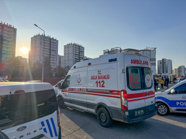 Diyarbakır'da inşaattan düşen işçi hayatını kaybetti