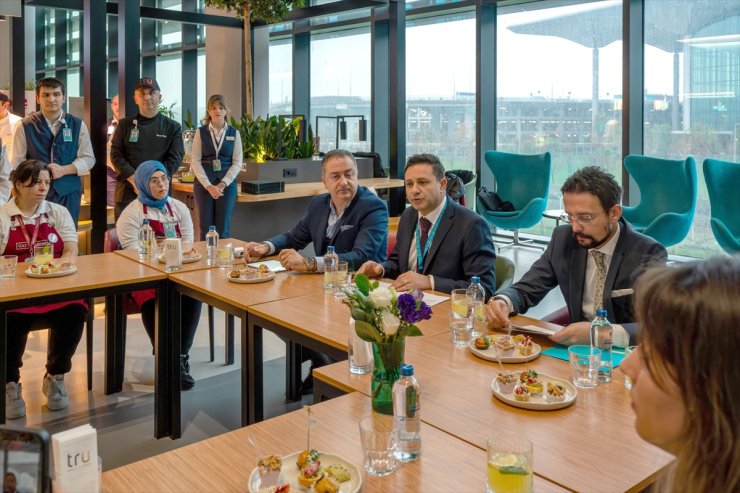 İstanbul Havalimanı'nda engellilerin çalıştığı "Cafe Yanımda"da etkinlik düzenlendi