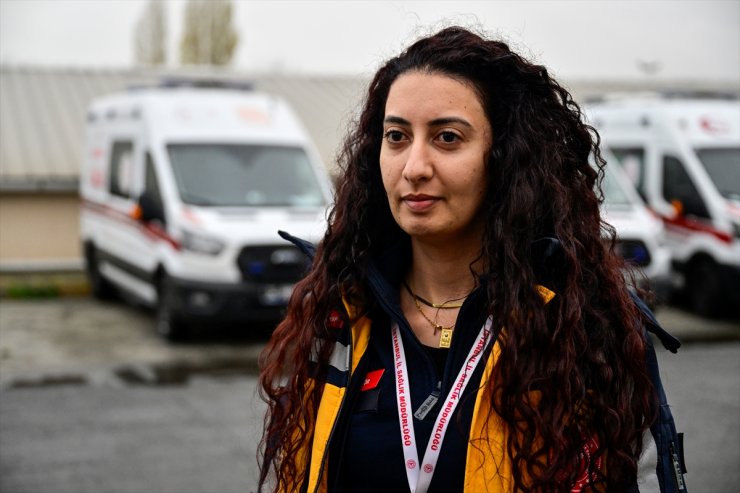 İstanbul'un kadın ambulans şoförleri hayat kurtarmak için zamanla yarışıyor