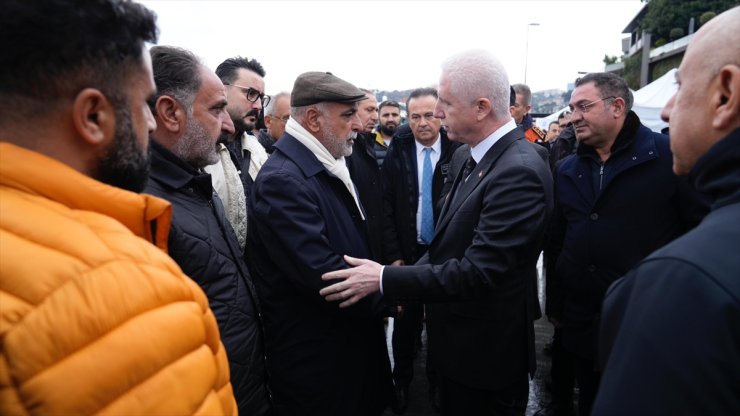 İstanbul Valisi Gül, Beşiktaş'ta denizde kaybolan iki kardeşi arama çalışmalarını yerinde inceledi