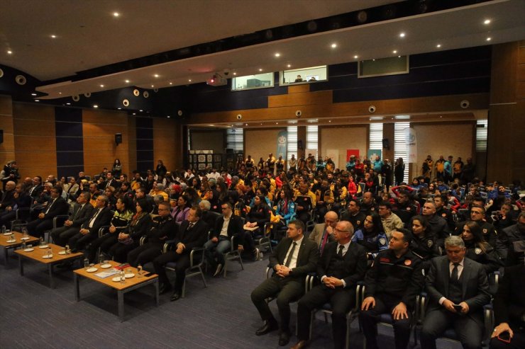 Muğla'da "Fermuar Sistemiyle Yaşama Yol Ver" kampanyası tanıtıldı