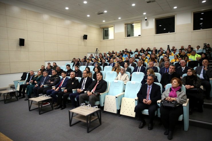 Kayseri ve Kırıkkale'de "Fermuar sistemiyle yaşama yol ver" kampanyası tanıtıldı