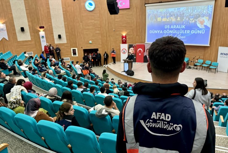 Kırşehir'de AFAD gönüllüleri "5 Aralık Dünya Gönüllüler Günü"nde buluştu