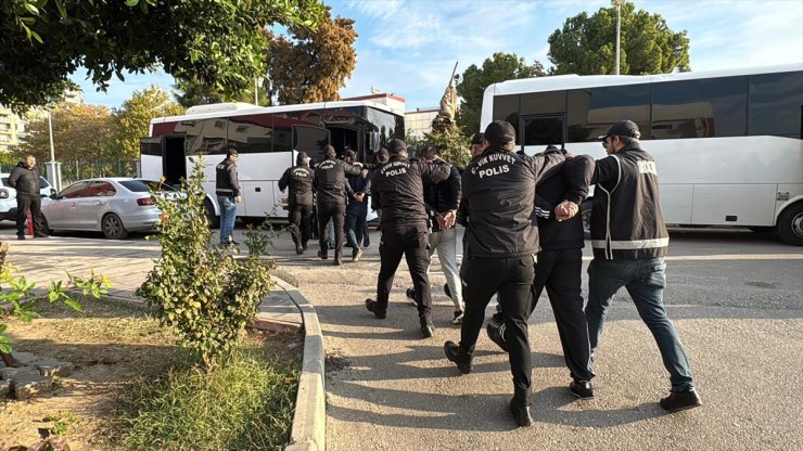 Adana'da ruhsatsız silah ticareti operasyonunda 15 şüpheli tutuklandı