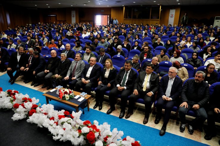 Eski TBMM Başkanı Şentop, Samsun'da "Türkiye'de Anayasalar ve Siyaset" konferansında konuştu: