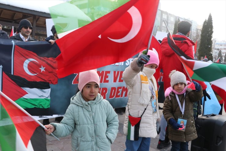 Erzurum'da hekim ve sağlıkçılar, soğuk havaya rağmen Gazze için yürüdü