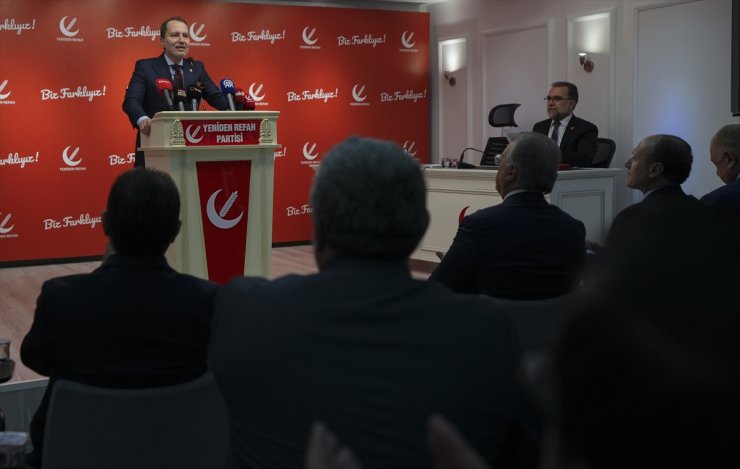 Yeniden Refah Partisi Genel Başkanı Erbakan, Aylık Olağan İl Başkanları Toplantısı öncesinde konuştu: