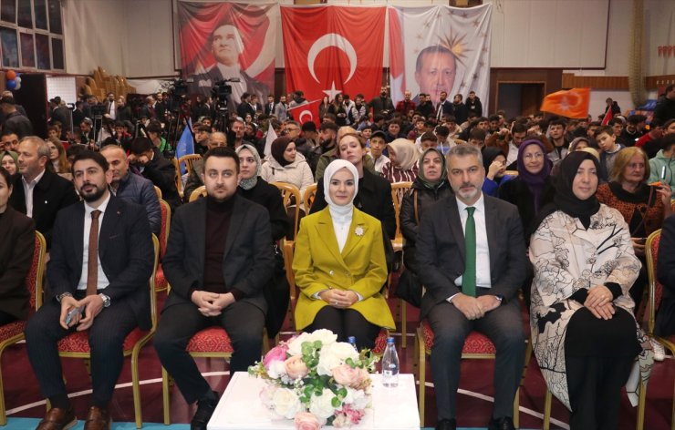 Bakan Göktaş, Trabzon'da AK Parti Akçaabat Gençlik Kolları 7. Olağan Kongresi'nde konuştu: