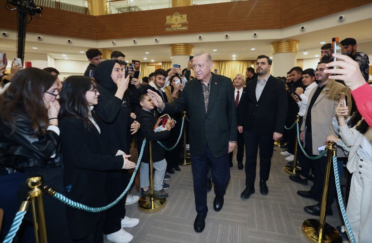 Cumhurbaşkanı Erdoğan, Gaziantep'te gençlerle buluştu: (1)