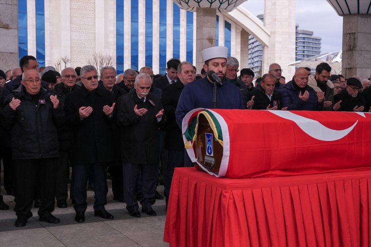 Eski AYM Başkanvekili ve eski Uyuşmazlık Mahkemesi Başkanı Üstün son yolculuğuna uğurlandı