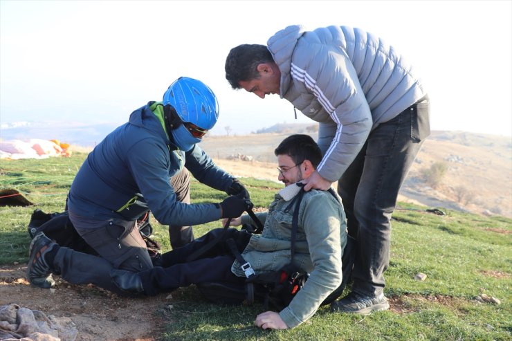 Siirt'te bedensel engelli Bekir'in yamaç paraşütü hayali gerçekleşti