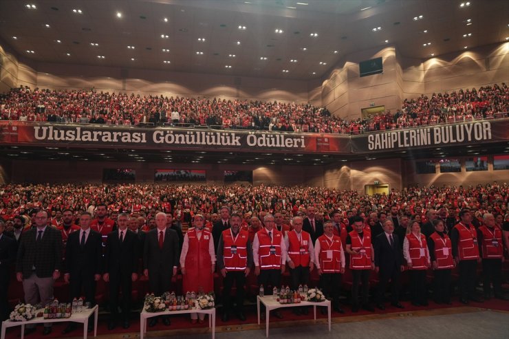 Türk Kızılayın "Kırmızı Yelek Uluslararası Gönüllülük Ödülleri" sahiplerini buldu