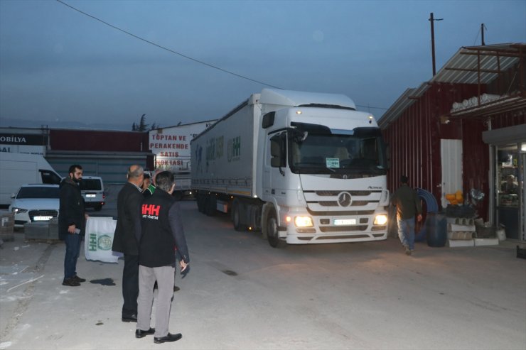 Kahramanmaraş'tan Suriye'ye 1 tır su gönderildi