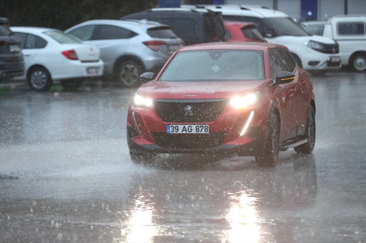 Edirne ve Kırklareli'nde sağanak etkili oluyor