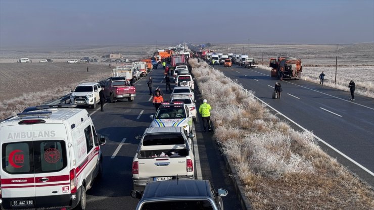 Van'da zincirleme trafik kazası