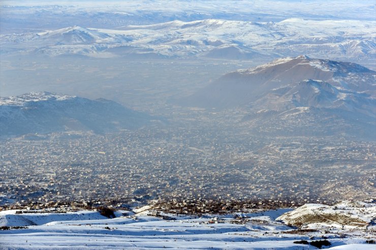 Erciyes'in eteklerindeki ilçeden çok sayıda dağcı ve kayakçı yetişti